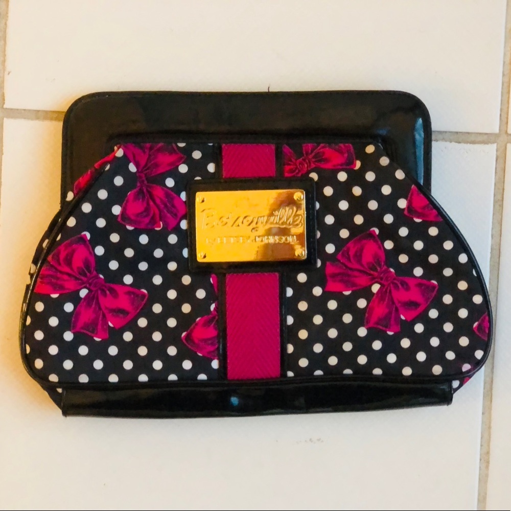 Betseyville Black & Pink Bow Clutch